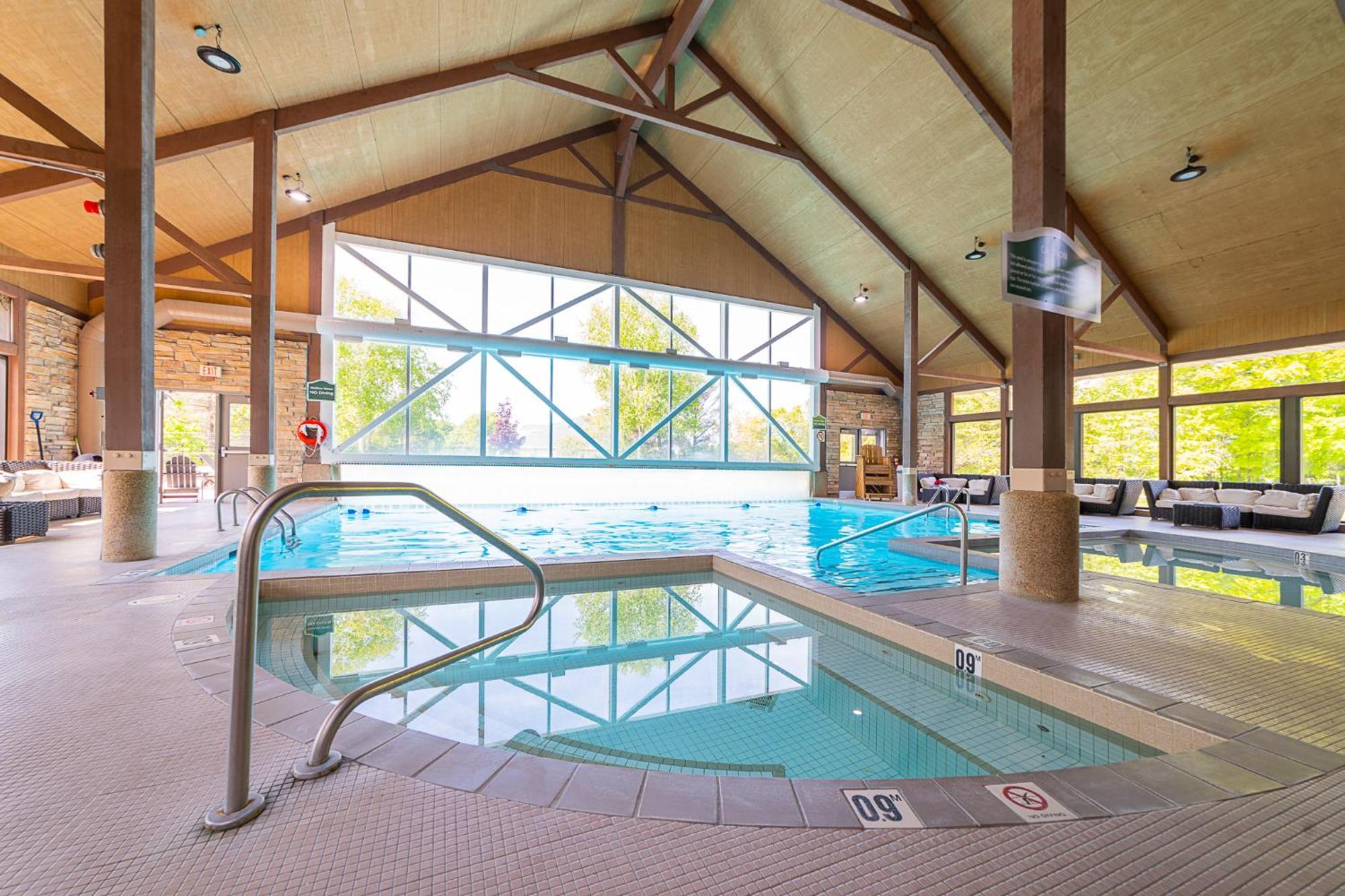 Horseshoe Valley Suites - The Aurora Shanty Bay Exterior photo