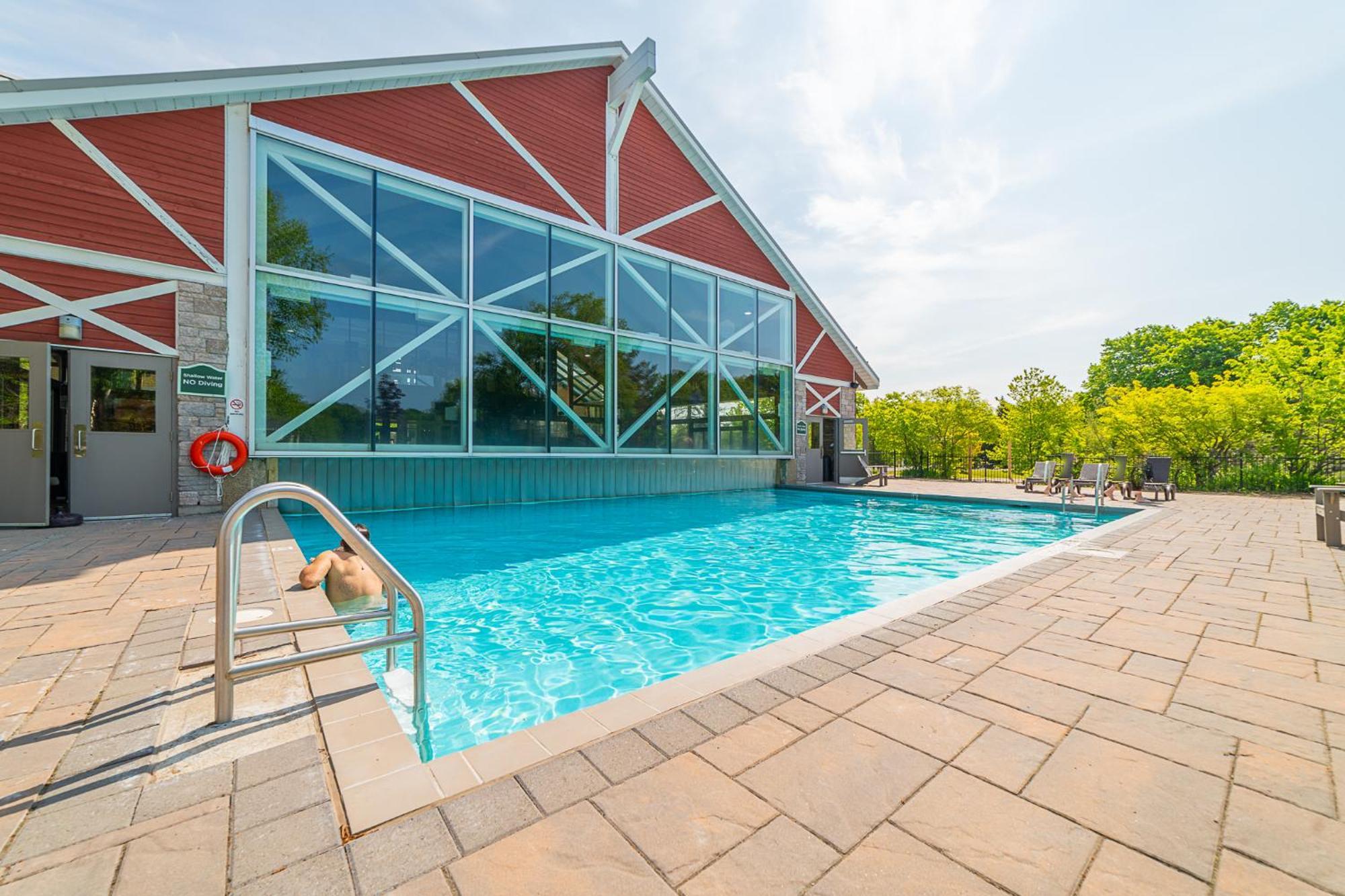 Horseshoe Valley Suites - The Aurora Shanty Bay Exterior photo
